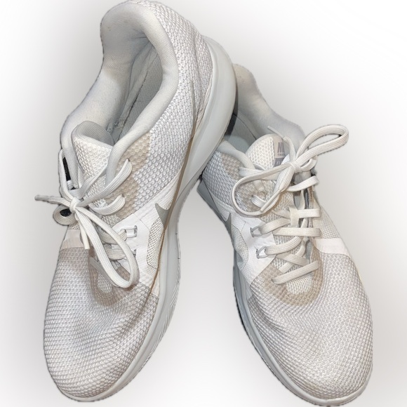 Nike Flex TR8 Women’s Training Sneaker Size 10 White - Excellent Used Condition - Picture 1 of 9